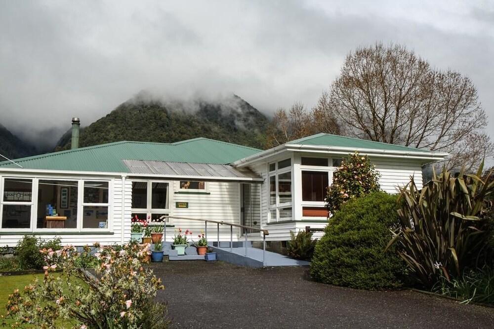 Rainforest Motel Fox Glacier Zewnętrze zdjęcie