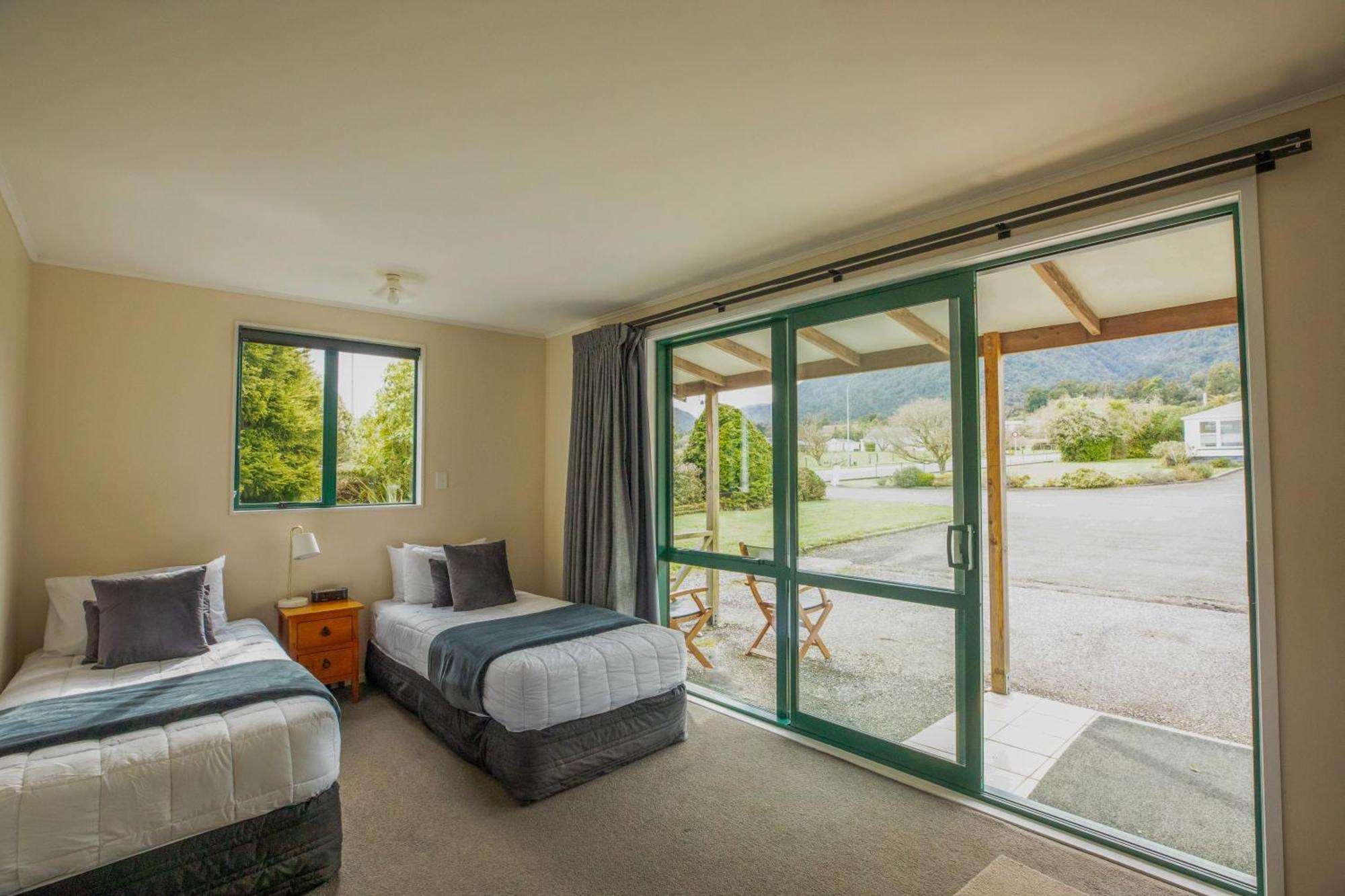 Rainforest Motel Fox Glacier Zewnętrze zdjęcie