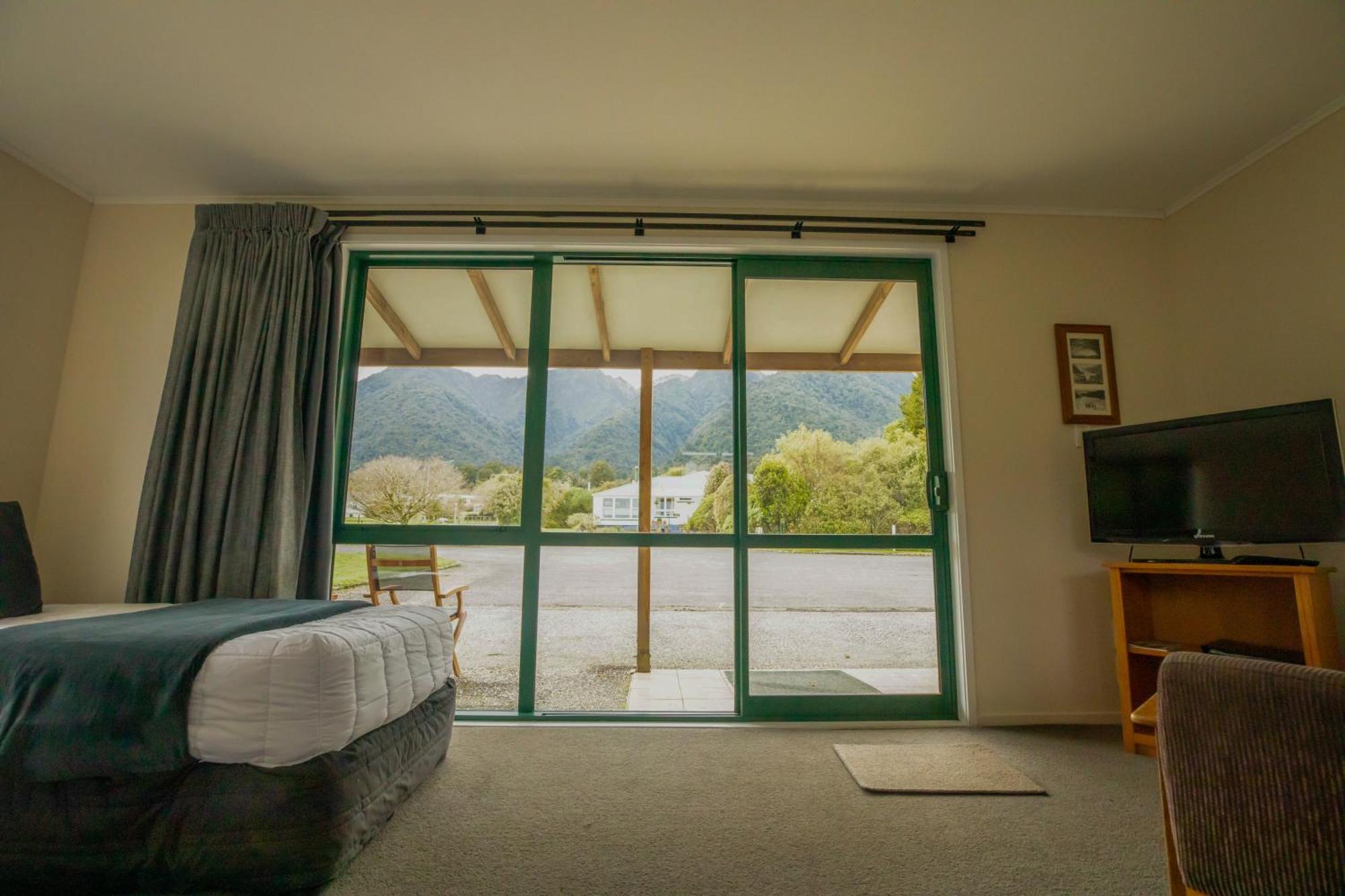 Rainforest Motel Fox Glacier Zewnętrze zdjęcie
